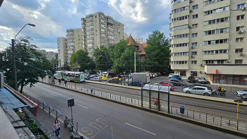 Iancului, 2 minute metrou, stradal, 103mp, mutare imediata, discutabil